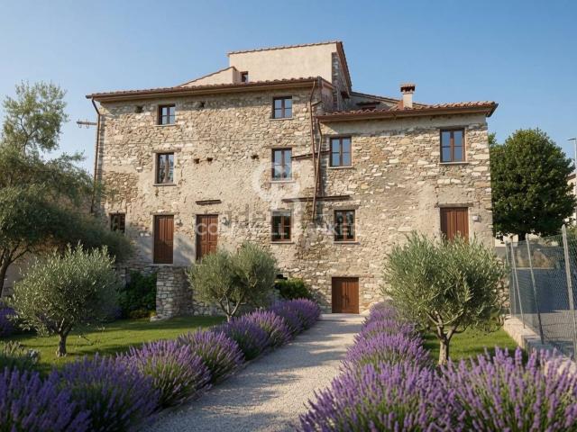 Rustico in vendita a Querceta, Seravezza