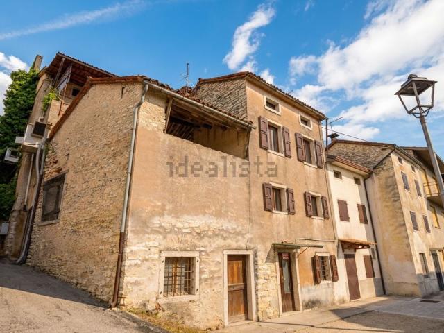 Rustico in vendita a Lusiana Conco, Lusiana