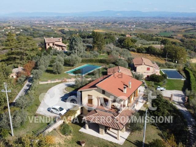 Rustico in vendita a Abbadia Di Montepulciano, Toscana