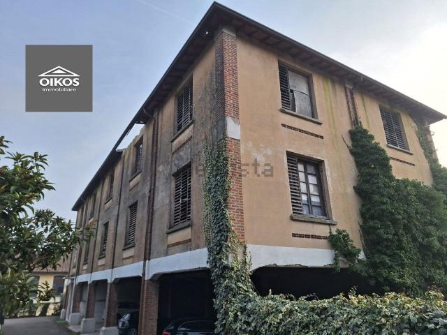 Rustico in vendita a Lonato, Lombardia