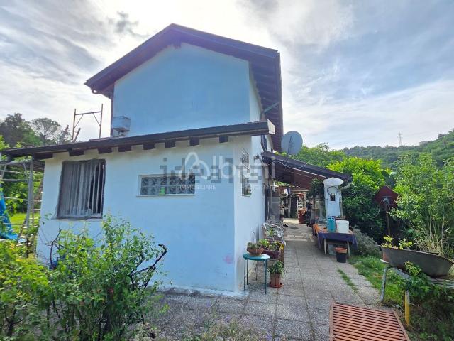 Rustico in vendita a Vezzano Ligure, Liguria