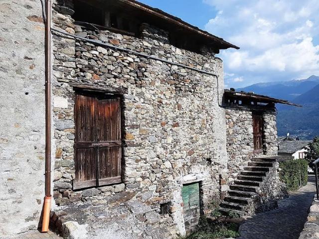Rustico in vendita a Castione Andevenno, Lombardia