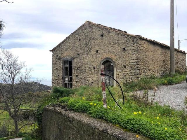 Rustico in vendita a Basicò, Sicilia