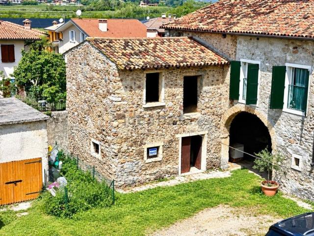 Rustico in vendita a Ceredello di sotto, Caprino Veronese