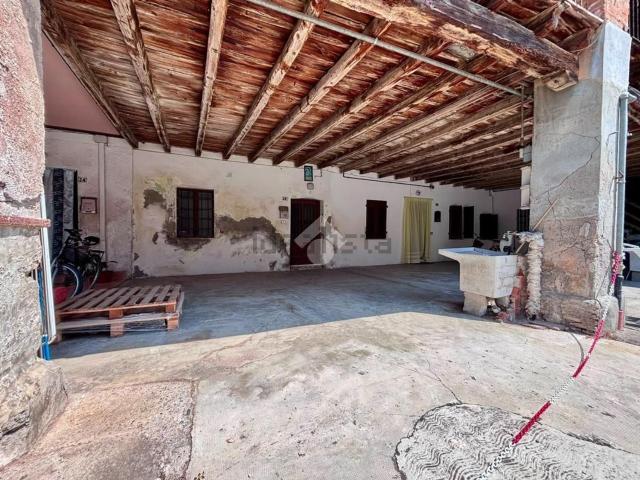 Rustico in vendita a Castel Rozzone, Bergamo