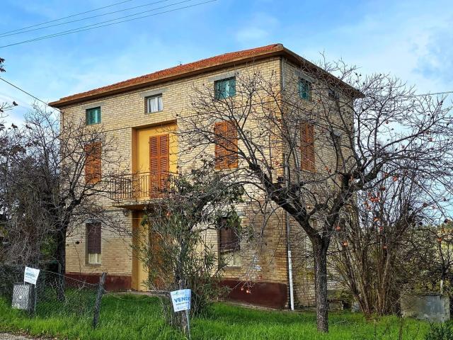 Rustico in vendita a Marche, Ascoli Piceno