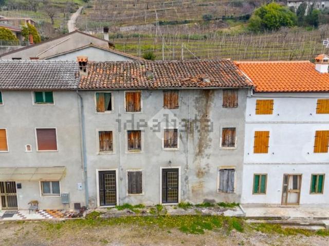 Rustico in vendita a Montecchia Di Crosara, Veneto