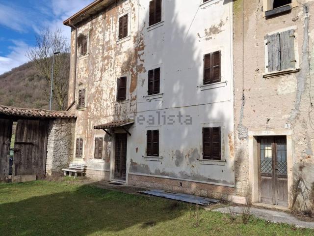 Rustico in vendita a Badia Calavena, Veneto