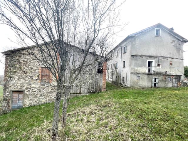 Rustico in vendita a Bardi, Reggio Emilia