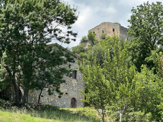 Rustico in vendita a Rocchetta A Volturno, Molise