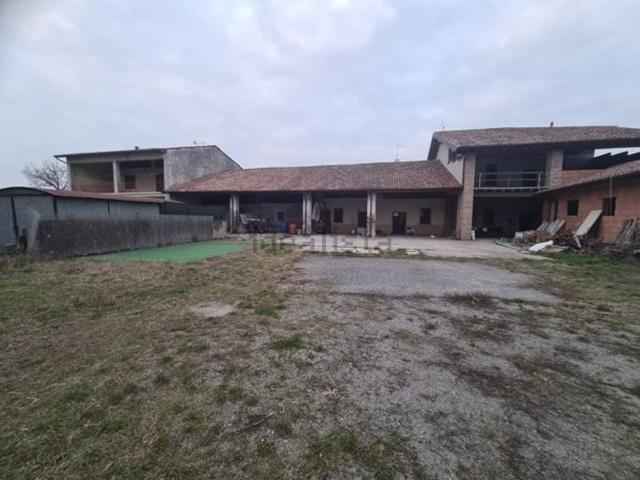 Rustico in vendita a Cazzago San Martino, Lombardia