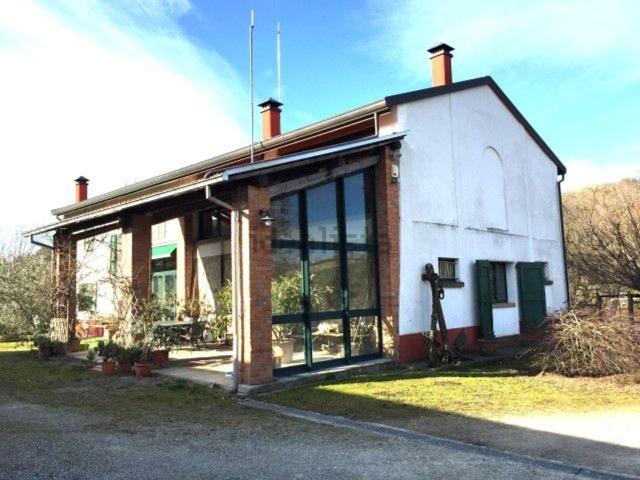 Rustico in vendita a Fornovo Di Taro, Reggio Emilia