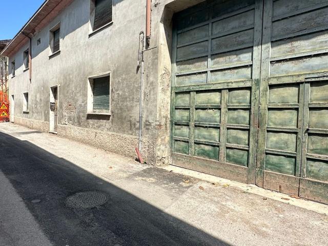 Rustico in vendita a Casalbuttano ed Uniti, Casalbuttano
