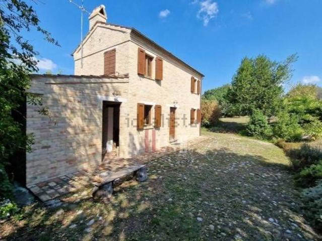 Rustico in vendita a Biondi, Carassai