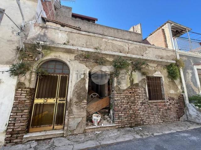 Rustico in vendita a Torre Vittoria, Messina