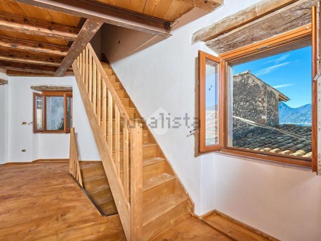 Rustico in vendita a Brenzone sul Garda, Campo
