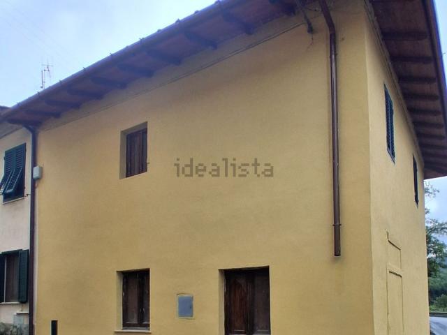 Rustico in vendita a Vaiano, Toscana