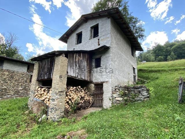 Rustico in vendita a Campiedi, Dongo