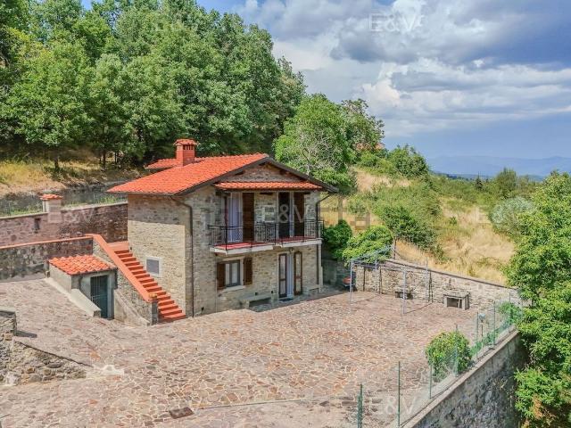 Rustico in vendita a Castel San Niccolò, Toscana
