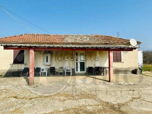 Rustico in vendita a Colfelice, Lazio