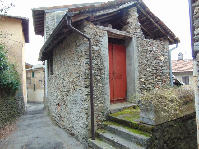 Rustico in vendita a Comunità Montana Valli del Verbano, Montegrino Valtravaglia