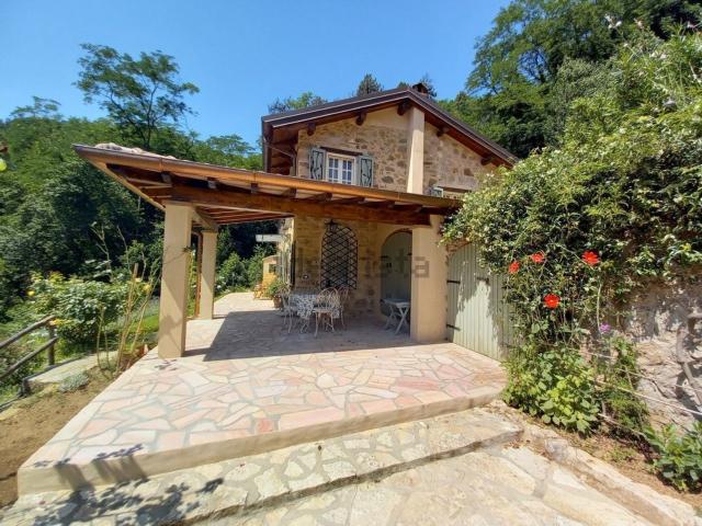 Rustico in vendita a Camaiore, Toscana