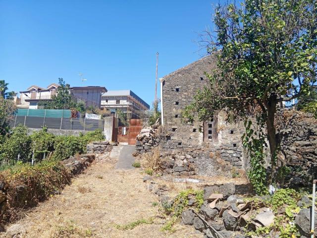 Rustico in vendita a Valverde, Sicilia