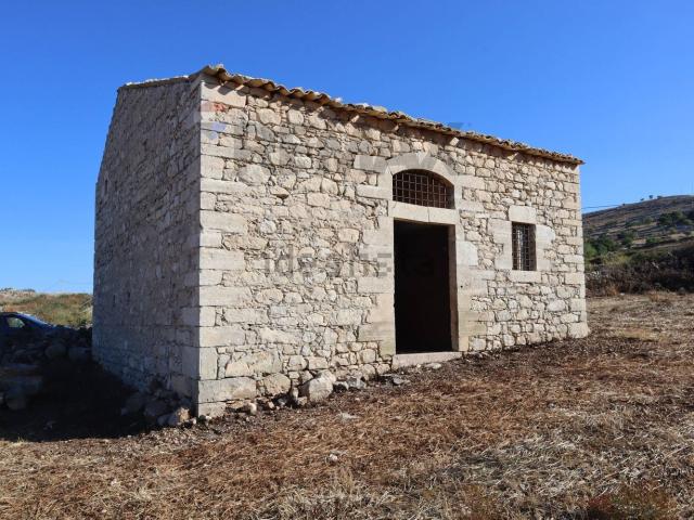 Rustico in vendita a Tre Casuzze, Ragusa