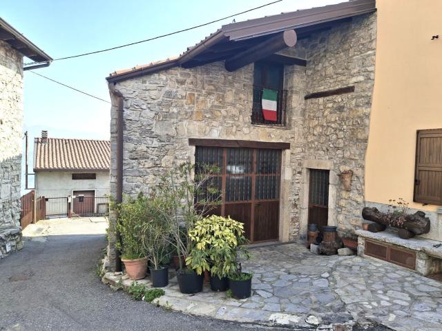 Rustico in vendita a Portola, Roncola