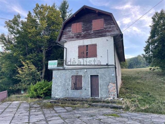 Rustico in vendita a Tizzano Val Parma, Reggio Emilia