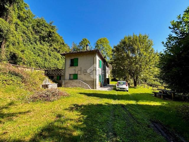 Rustico in vendita a Songavazzo, Lombardia