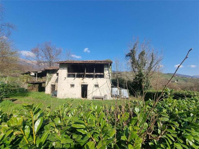 Rustico in vendita a Miane, Veneto