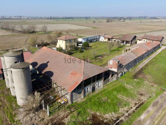 Rustico in vendita a Unione dei Comuni I Fontanili, Gaggiano