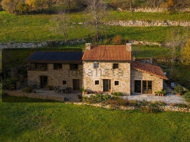 Rustico in vendita a Roverè Veronese, Veneto