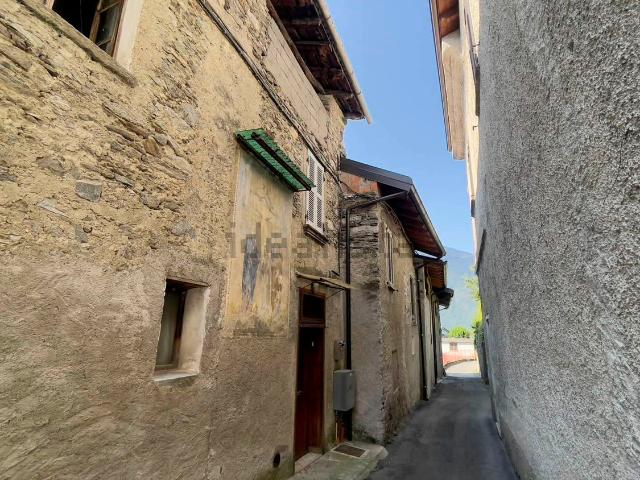 Rustico in vendita a Berbenno Di Valtellina, Lombardia
