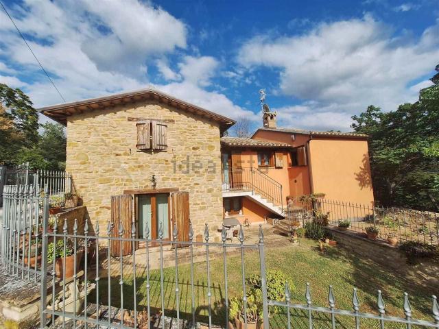 Rustico in vendita a Pitino, San Severino Marche