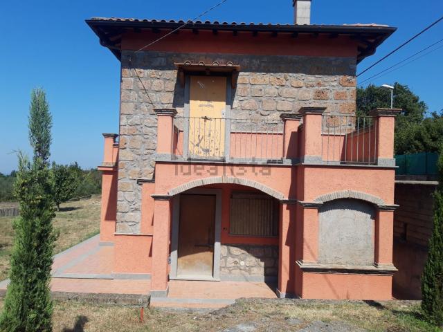 Rustico in vendita a Tre Croci, Vetralla