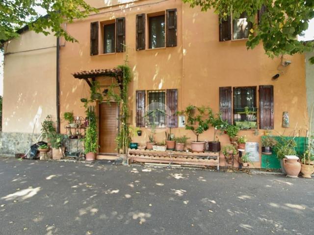Rustico in vendita a Montechiarugolo, Reggio Emilia