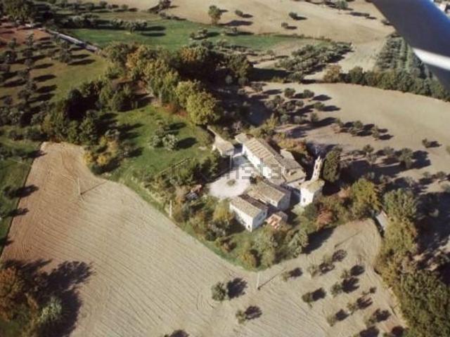 Rustico in vendita a Troviggiano, Cingoli