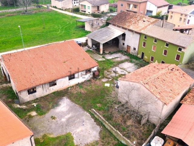 Rustico in vendita a Borghetto, Valeggio Sul Mincio