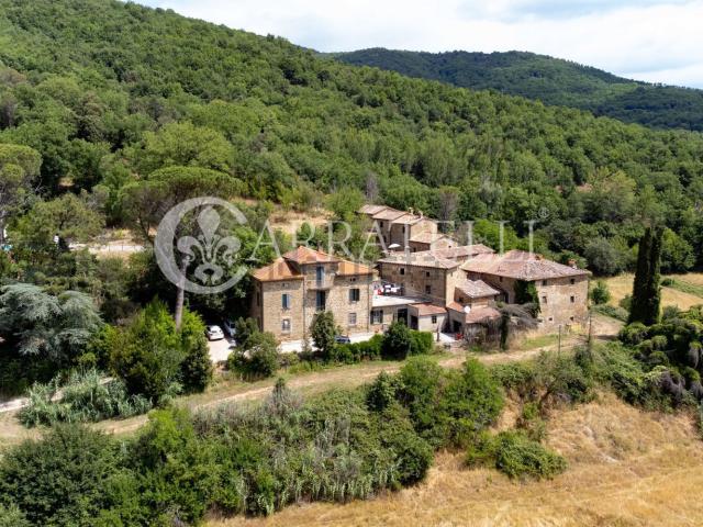 Rustico in vendita a Cortona, Toscana