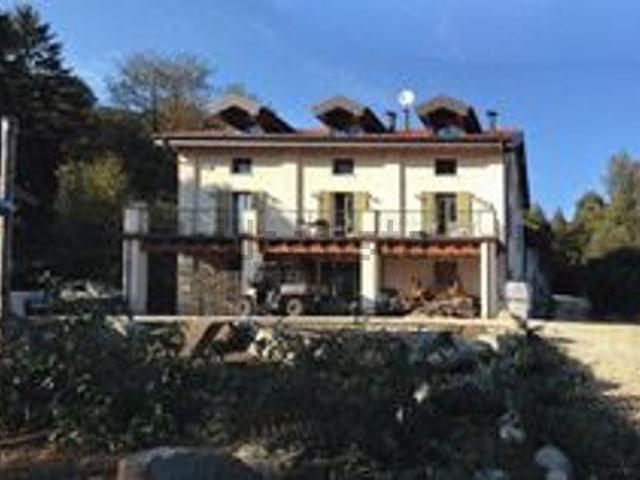 Rustico in vendita a Varese, Lombardia