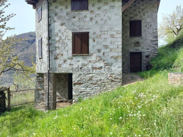 Rustico in vendita a Comunità montana della valle Camonica, Berzo Demo