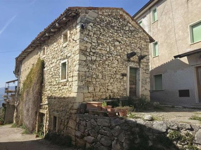 Rustico in vendita a Negrar, Veneto