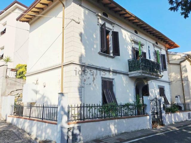 Rustico in vendita a Gabbro, Rosignano Marittimo