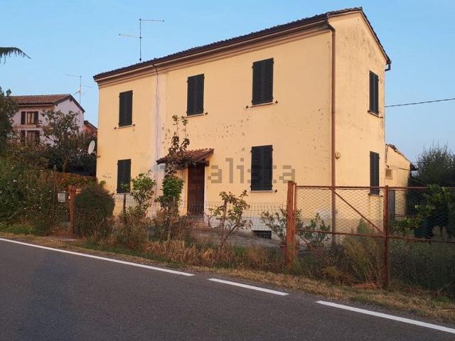 Rustico in vendita a Ziano Piacentino, Reggio Emilia