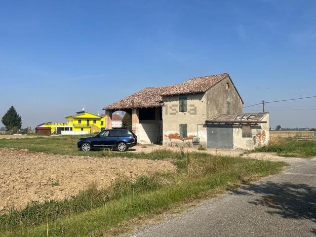 Rustico in vendita a Besenzone, Reggio Emilia