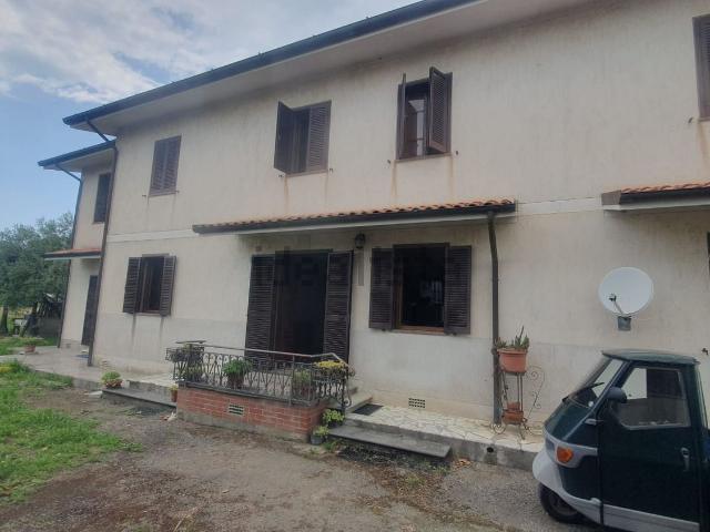 Rustico in vendita a Carraia, Camaiore