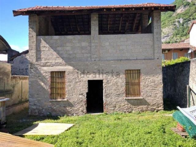 Rustico in vendita a Somasca, Vercurago