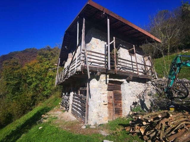 Rustico in vendita a Cene, Lombardia